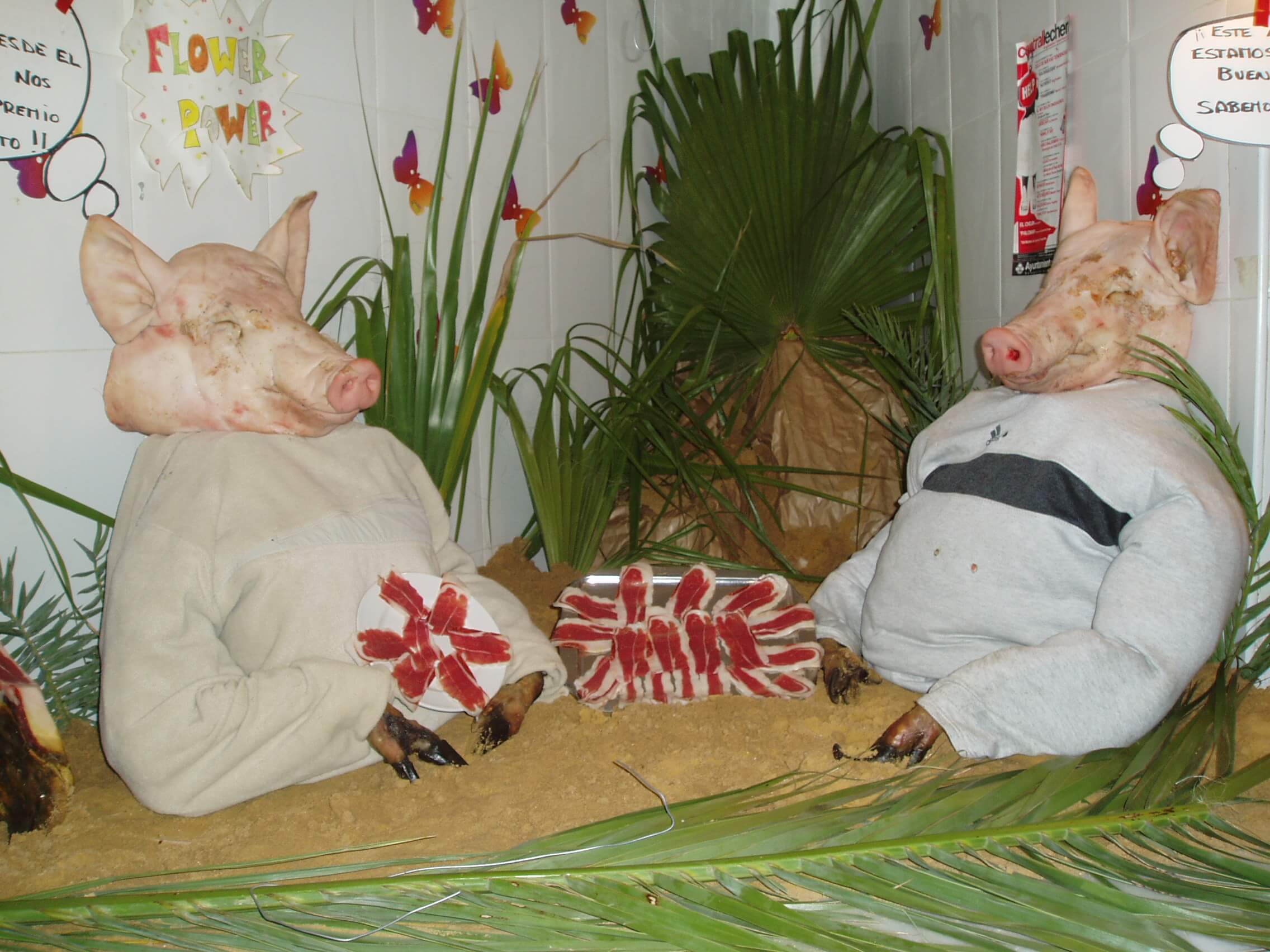 Decoración humorística de Tosantos en el Mercado Central de Cádiz en octubre de 2005