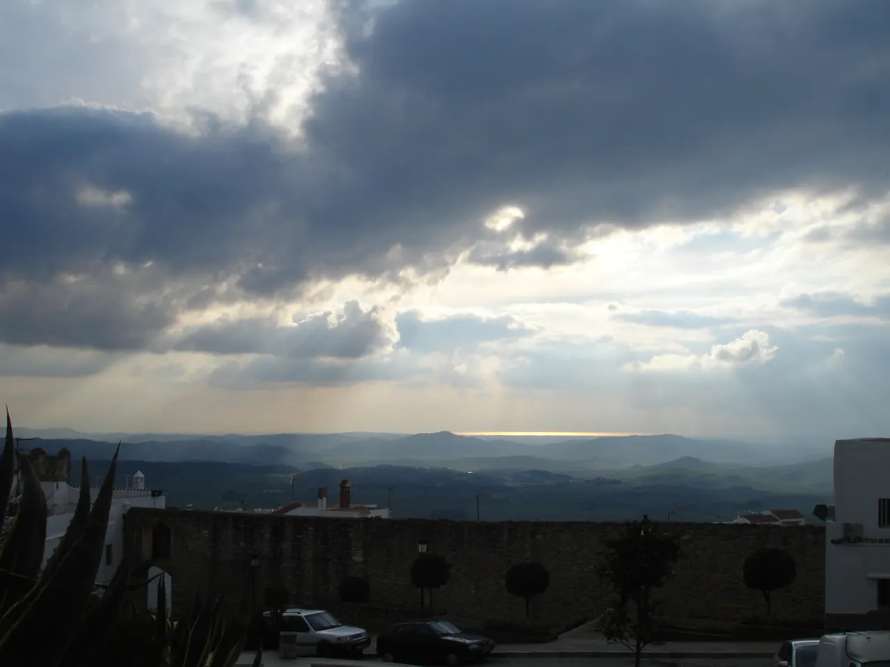 Paisaje visto desde Medina Sidonia con nubes sobre la campiña