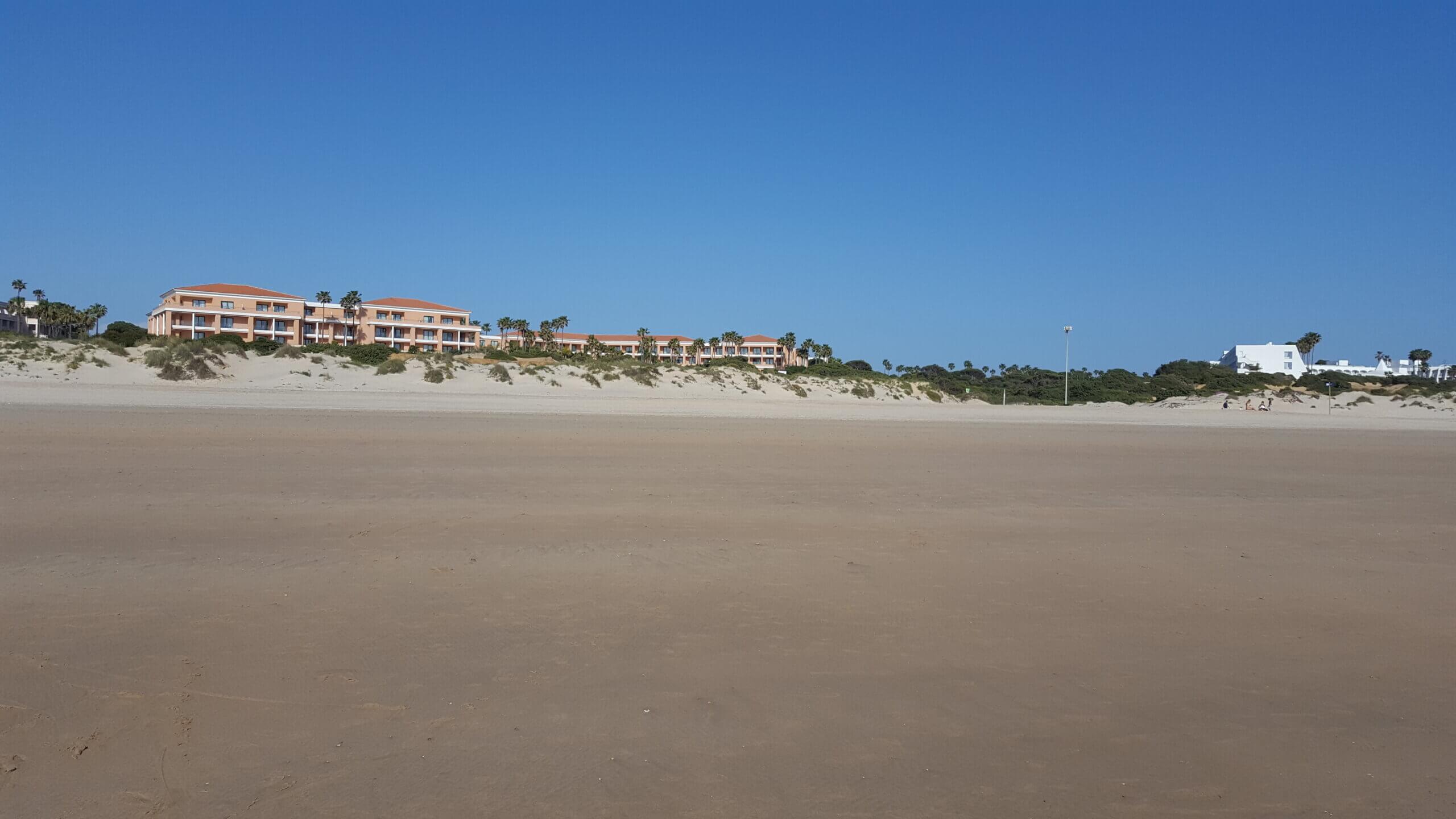 Playa de La Barrosa y zona hotelera de Novo Sancti Petri en Chiclana